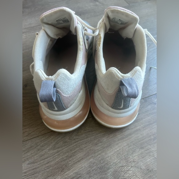 Nike Air Max 270 React - Picture 3 of 8